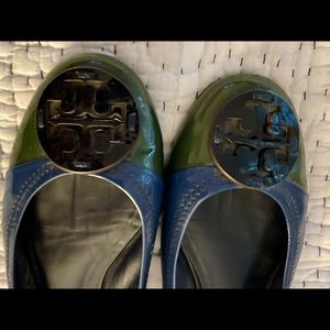 Tory Burch Reva two tone Flats size 8 .